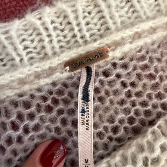 Free People Open Knit Cropped Sweater NWOT - Picture 3 of 5